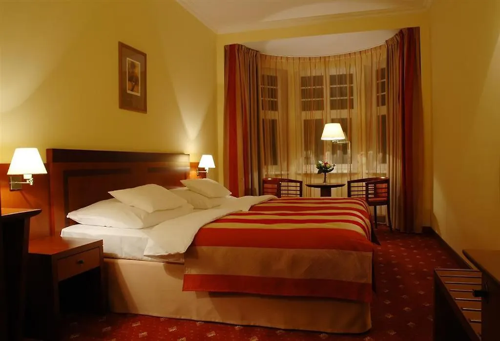 Hotel Villa Πράγα 4*,